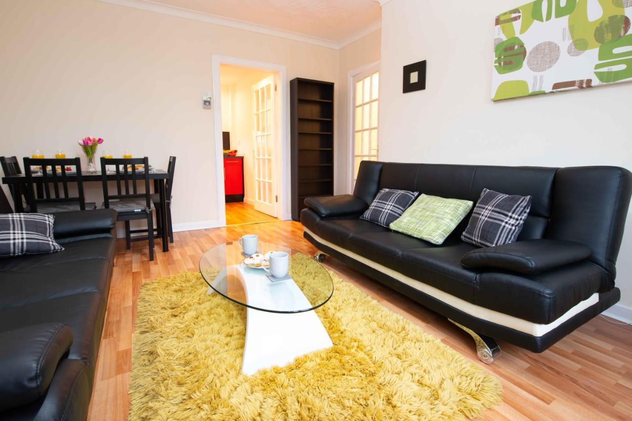 Premier - Chapel Apartment With Driveway! Cleland Kültér fotó